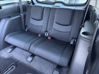Nabízíme Mazda 5 1,8 i,16V,85kW,7 míst - 5