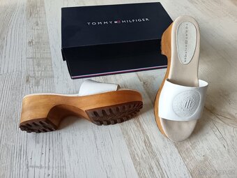 Pantofle na podpatku, dřevaky Tommy Hilfiger - 5