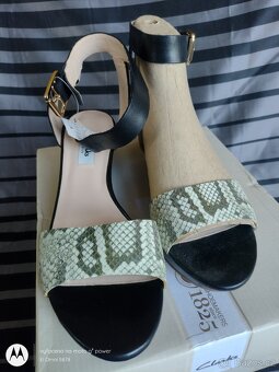nové sandály na klínku Clarks v.40 - 5