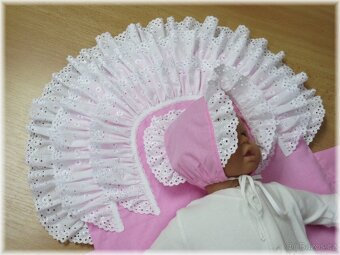 Růžová zavinovačka s krajkou tři řady s čepičkou vel. 58 - 5