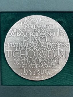 Vyprodaná trojsada Palach - 5