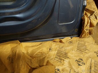 Pravé přední dveře T6 - 5