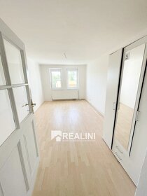 Prodej komerčních prostorů a rodinného domu v obci Jistebník - 5