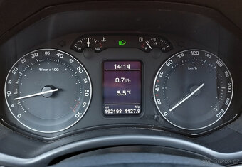ŠKODA Octavia Motor 1,6 benzín r.2005, 192tis.km - 5