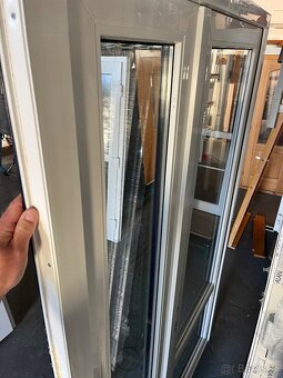 VCHODOVÉ PLASTOVÉ DVOUKŘÍDLÉ DVEŘE 148x227-PLZEŇ - 5