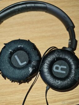JBL sluchátka s mikrofonem - 5