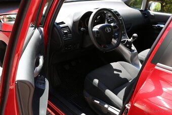 Toyota Auris 1.6 97Kw,ČR, 2.Maj - 5
