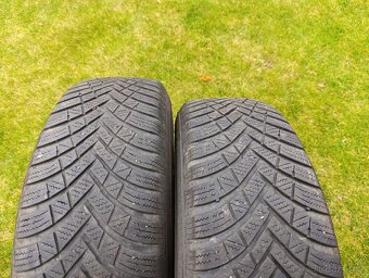 Zimní 2ks Hankook WI  215/70/16 - 5