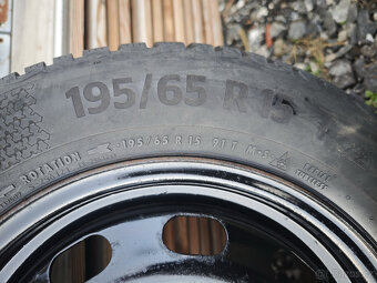 Zimní pneu Continental 195/65 R15 včetně disků a rezervy - 5