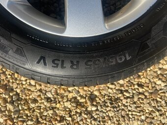 Originální letní sada Škoda 195/65R15, 7mm Barum - 5