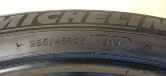 Michelin 255/45 R20 101W 1x4,5-5,5mm; 1x3,5-4,5mm - 5