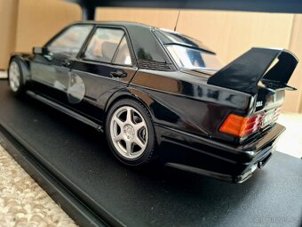 Mercedes-Benz 190 EVO II černý 1:18 Solido Mercedes Nový - 5