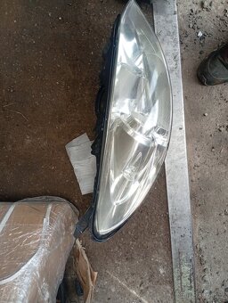 PEUGEOT 407 CUPE PŘEDNÍ SVĚTLA, XENONY PĚKNÉ KOMLETNÍ,SVÍTÍ - 5