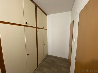 Pronájem bytu 1+1 ,37m2 Ulice 17 Listopadu Cheb - 5