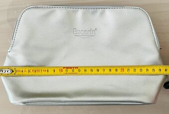 Nová stříbrná kosmetická taštička Eucerin - 5