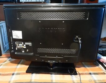 SAMSUNG LE37D550 - 5