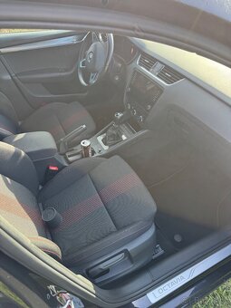 Škoda Octavia 2.0 TDI 110 kW DSG – Virtuální kokpit, panoram - 5