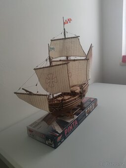 Modely Nina, Pinta a Santa Maria - 5