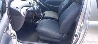 Toyota Yaris 1.0 VVTi - 5