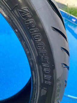 Starší Moto pneu Bridgestone Battlax. - 5