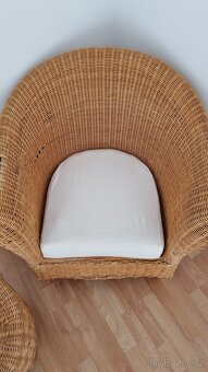 Prodám ratanové křeslo a taburet IKEA - 5