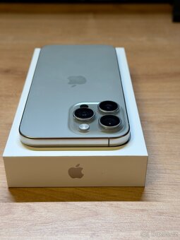 iPhone 16 Pro Max 256 GB Přírodní Titan - 5