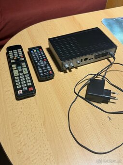 Samsung UE 40C6000RW + set top box Sencor - 5