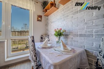 Milovice, pronájem bytu 2+1 o velikosti 46m2 se dvěma balkón - 5