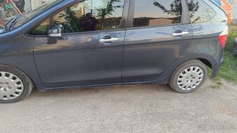 Prodám Honda Fr-v 2.2cdti 103 kW 6 mistne - 5
