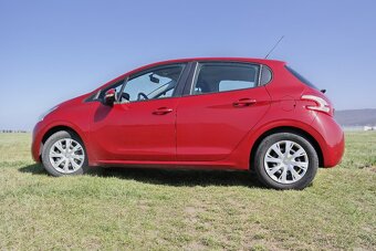 Peugeot 208 1,2i 60 kW, bohaté příslušenství - 5