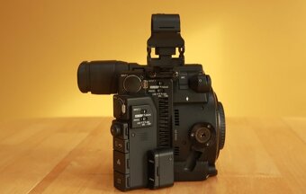 Canon EOS C200 - 5