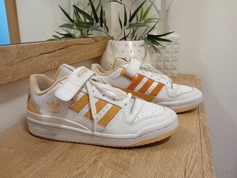 Adidas tenisky vel. 40 kožené unisex Rezervace - 5