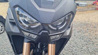 PPF fólie na přední světlo na Honda Africa twin 1100 adv. - 5