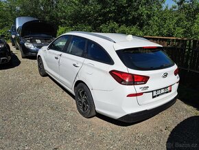 Hyundai i30 1.6 crdi r.v 2018 havarovane pojizdne - 5