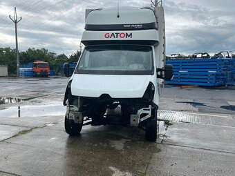 nepojízdný Renault Master - 5