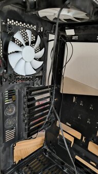 pocitacovy skrin nzxt - 5