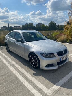 BMW E90 330xi • 2007 • 3.0i 200 kW • xDrive - 5