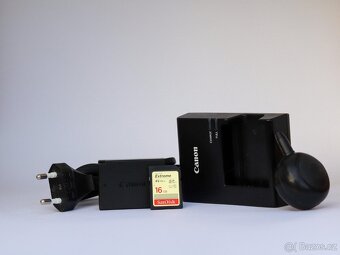 Canon EOS 1100D + Canon EF-S 18–55mm f/3.5–5.6 III + blesk C - 5
