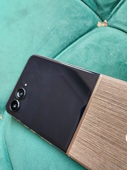 Motorola RAZR 60 Ultra (hneda, 16GB/512GB) - 5