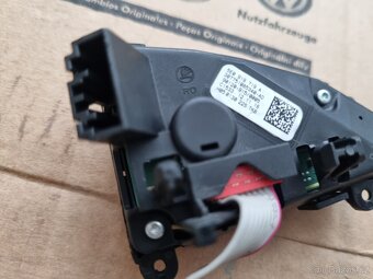 TLACIDLA OVLADACE NA MULTIFUNKCNY VOLANT - 5