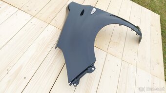 HYUNDAI i20 Blatník LP černý - 5