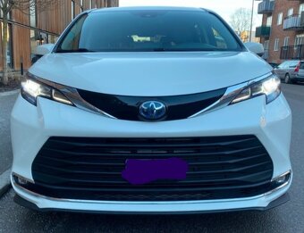 TOYOTA SIENNA HYBRID  (rezervace) - 5