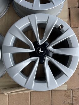 TESLA KOLA R19x8.5J - 5