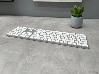 Apple Magic Keyboard s číselnou klávesnicí - Česká, nová - 5