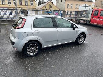 FIAT PUNTO 65 EVO 1.2i 48KW koupeno ČR 2011 - 5
