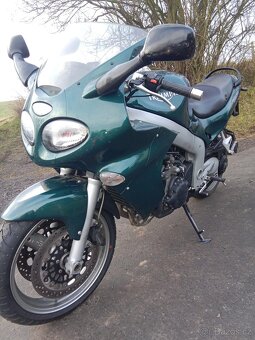 Triumph 955 i - 5