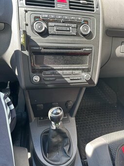Volkswagen Touran 1.6 TDI, facelift – r.v. 2011, manuál 6 st - 5