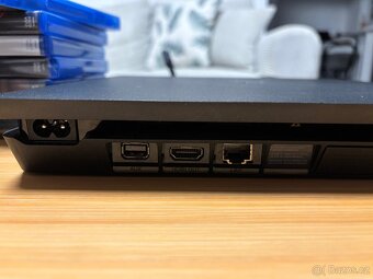 PlayStation 4 Slim 1 TB + příslušenství + hry - 5