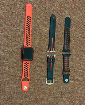 Prodám Apple Watch 6 - 5