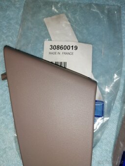 Plast do sedačky na Volvo V 40 - 5